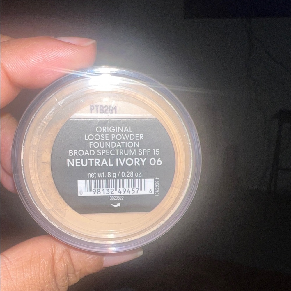 bareMinerals Neutral Ivory 06 Loose Powder Foundation
